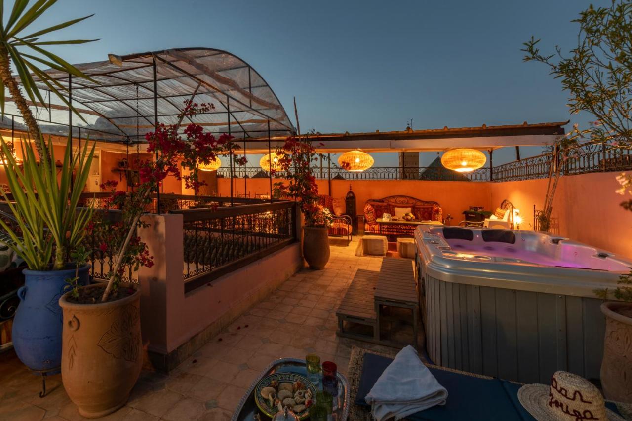 Riad Dar Merzouga Hammam & Jacuzzi マラケシュ エクステリア 写真