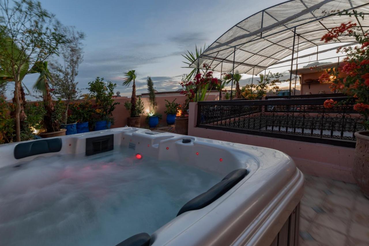 Riad Dar Merzouga Hammam & Jacuzzi マラケシュ エクステリア 写真